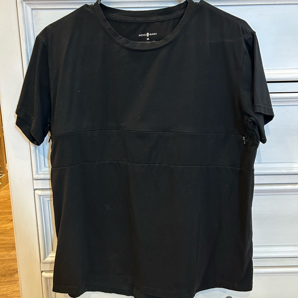 MoveMama nursing Black T-Shirt